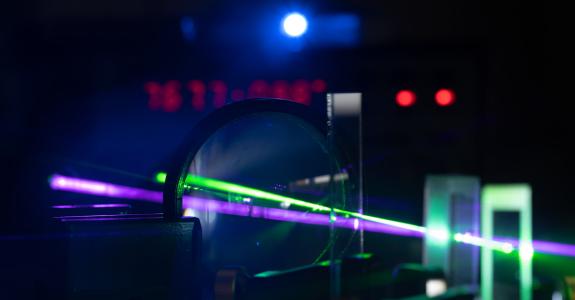 Experiment with lasers in the laboratory of Photonics